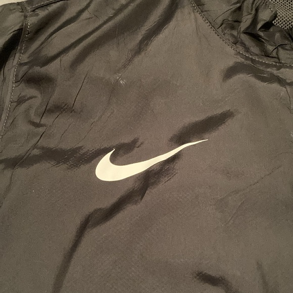 Nike Lightweight Summer Cover Up - Picture 2 of 4